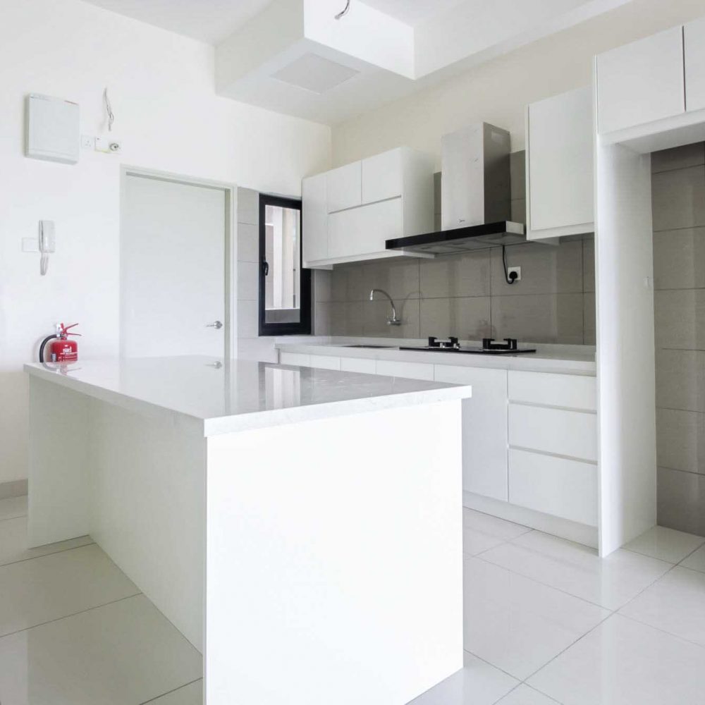 White 4G Kitchen Cabinet with Island